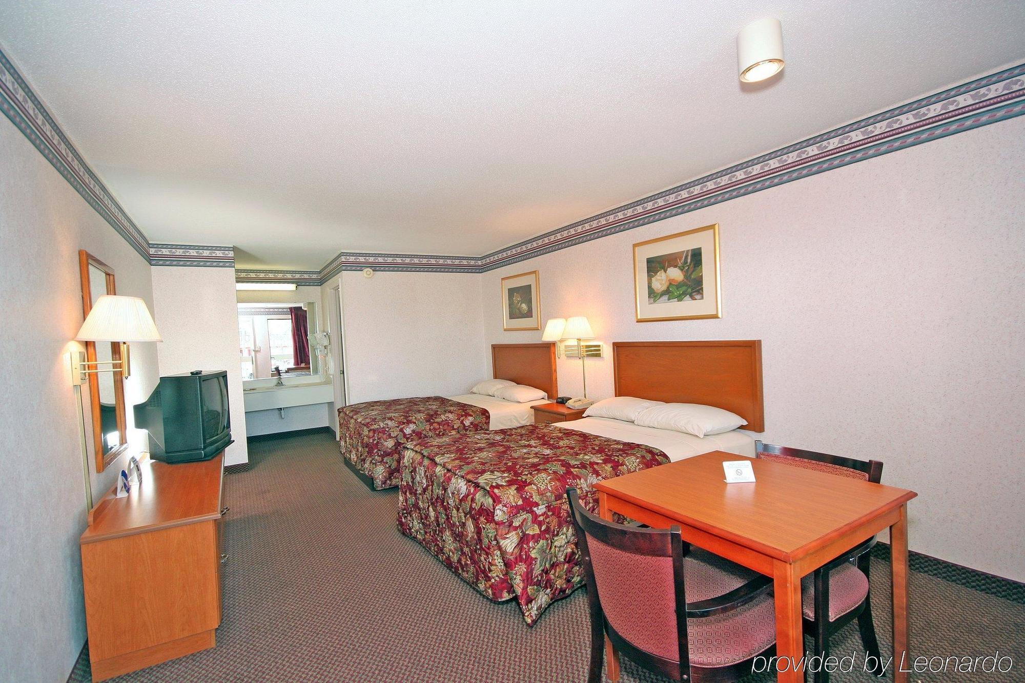Rodeway Inn Expo Center Спартанберг Экстерьер фото